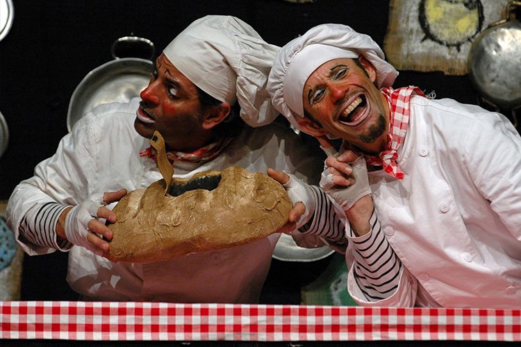 L’omino del pane e l’omino della mela_photo_Roberto Rognoni